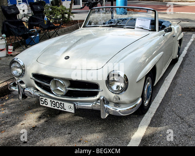 weißer Mercedes Benz Sportwagen Cabrio 1956 klassische Automobil Stockfoto