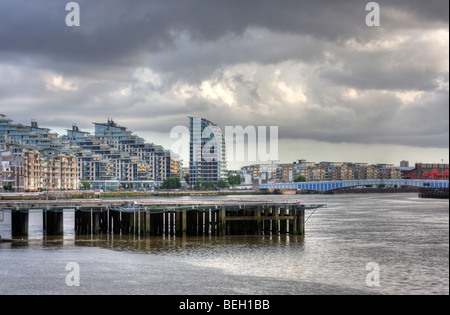 Moderne Wohnungen am Battersea Reach, Wandsworth, London. Stockfoto