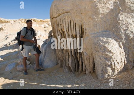 Touristen auf Crystal Mountain, libysche Wüste, Ägypten Stockfoto