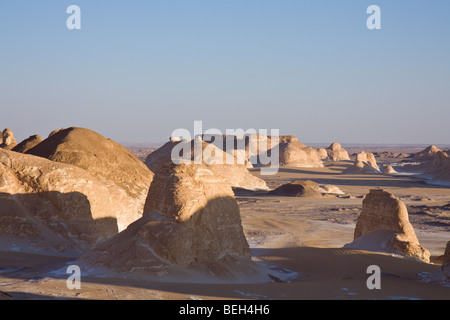 Twilight im White Desert National Park, libysche Wüste, Ägypten Stockfoto