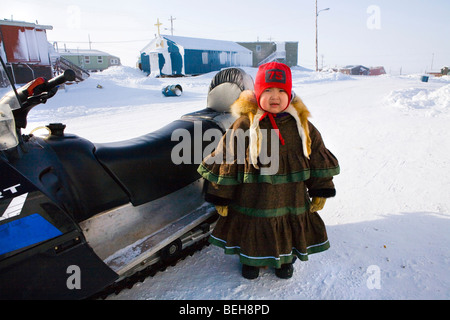 Porträt eines Inuk. Gojahaven ist eine Stadt im hohen Norden kanadas, in der 1000 Inuit leben. Stockfoto