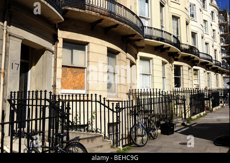 Heruntergekommenes Hotel im Regency-Stil in Brunswick Place Hove Brighton 2009, Großbritannien Stockfoto