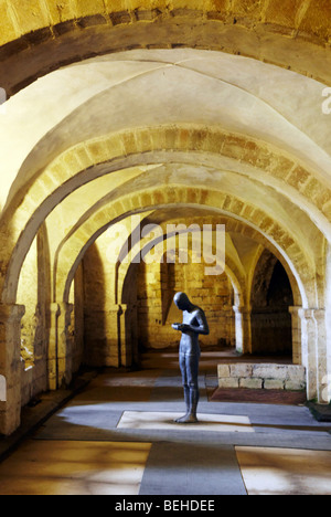 Antony Gormley Statue, Winchester Cathedral Stockfoto