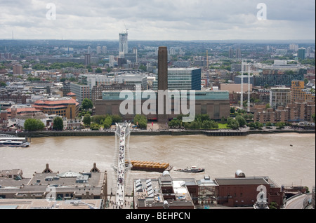 Die Tate Modern und der Themse aus der Spitze der St. Pauls Cathedral, London. Stockfoto