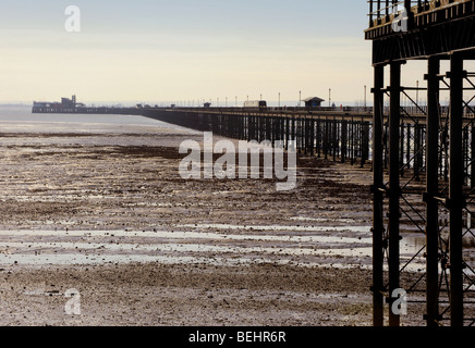 Der längste Pier der Welt, Southend Pier in Essex, Großbritannien. Bild von Jim Holden. Stockfoto