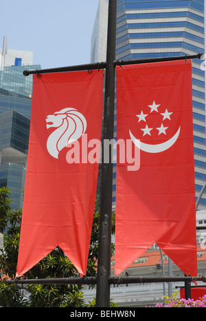 Banner Fahnen der Merlion, und Sterne und Mond, zum National Day 2009, Singapur feiern Stockfoto