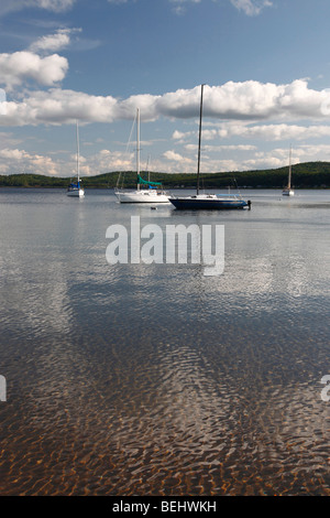 Segelboote in der Presque Isle Marina in Marquette Michigan Lake Superior in den USA Great Lakes Niemand Niemand Niemand Niemand Niemand Niemand Niemand Hi-res Stockfoto