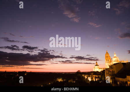 Segovia Kathedrale bei Sonnenuntergang, Spanien Stockfoto