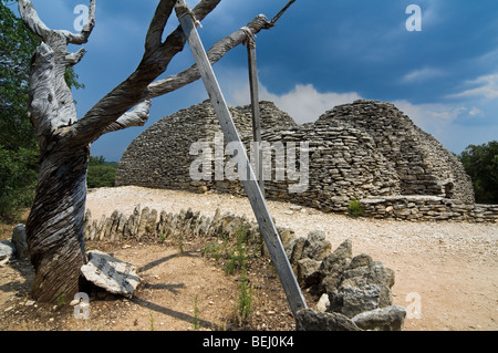 Der restaurierte Dorf des Bories mit seinen traditionellen Stein gallischen Hütten, Gordes, Vaucluse, Provence Alpes Côte d ' Azur, Frankreich Stockfoto