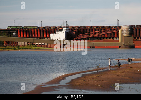 Upper Harbor Ore Dock am Lake Superior in Marquette Michigan MI USA von oben aus niemand horizontal hochauflösend Stockfoto