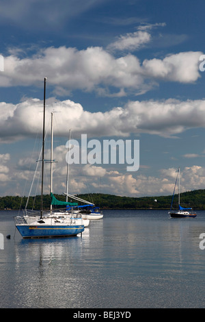 Segelboote in der Presque Isle Marina in Marquette Michigan Lake Superior in den USA Great Lakes Niemand Niemand Niemand Niemand Niemand Niemand Niemand Hi-res Stockfoto