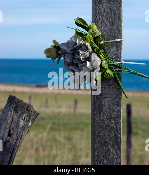 AM STRAßENRAND MEMORIAL Stockfoto