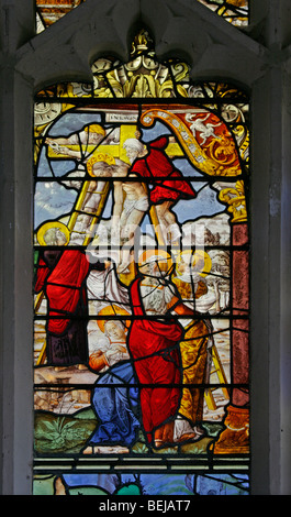 Ein mittelalterlichen Glasfenster, das den Abstieg vom Kreuz darstellt, Warham Church, Norfolk, möglicherweise deutsches Glas aus dem 16. Jahrhundert Stockfoto