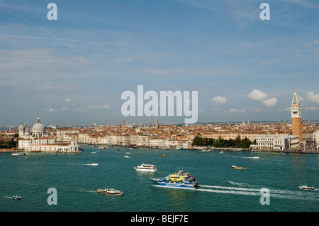 Venedig Italien Skyline Canale di San Marco St Marks Square. Piazza San Marco (rechts Bild) HOMER SYKES Stockfoto