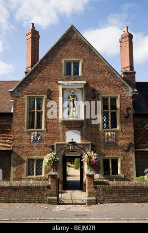 Die Jesus-Krankenhaus Almhouses in Bray, in der Nähe von Maidenhead. Berkshire. VEREINIGTES KÖNIGREICH. (Gegründet im Jahre 1627 von William Goddard.) Stockfoto