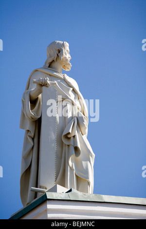 Statue des Apostels Simon Zelotes in Tuomiokirkko Kathedrale Helsinki Finnland Stockfoto