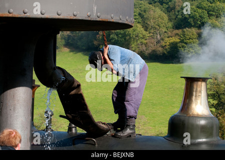 Dampflok unter Wasser am Severn Valley Railway Herbst Dampf Gala Highley Bridgnorth Shropshire Stockfoto