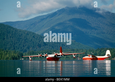 Vancouver Island, BC, Britisch-Kolumbien, Kanada, Martin Mars Wasser Bomber schweben auf Sproat Lake Provincial Park in der Nähe von Port Alberni Stockfoto