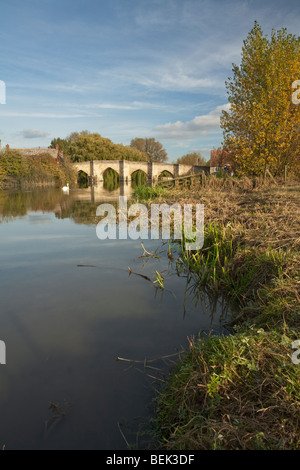 Themse am Zusammenfluss mit dem River Windrush in Newbridge in Oxfordshire, Vereinigtes Königreich Stockfoto