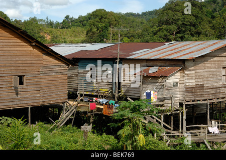 Kommunale aus Holz oder Holz-Langhaus der Iban Stamm in der Nähe von Kapit Sarawak Malaysia Borneo Stockfoto