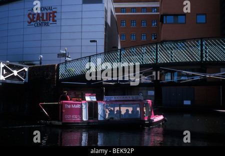 Wasserbus vor der National Sea Life Zentrum Birmingham UK Stockfoto