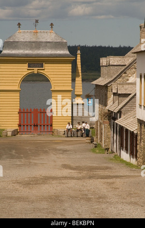 Die historische Festung Louisbourg bietet kostümierte Dolmetscher um das Bild des Lebens in 1744 zu malen. Stockfoto