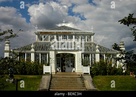 Die gemäßigten Haus außen, Kew Gardens, London. Stockfoto