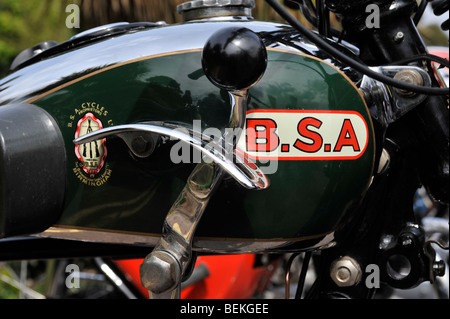 Kraftstofftank und Hand Gangwechsel auf bsa-Motorrad Stockfoto