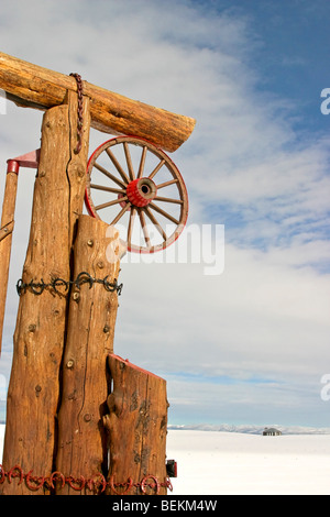 Teil des Zauns von verlassenen Haus im Winter außerhalb West Yellowstone, Montana. Stockfoto