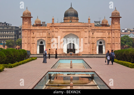 Grab von Bibi Pari im Inneren des Lalbagh Fort in Dhaka Bangladesch Stockfoto