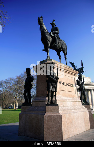 Bronze Statue Herzog von Wellington Reiten Hyde Park Corner London UK Stockfoto