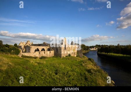 14. Jahrhundert Franziskaner Kloster auf dem Fluss Deel, Askeaton, County Limerick, Irland Stockfoto