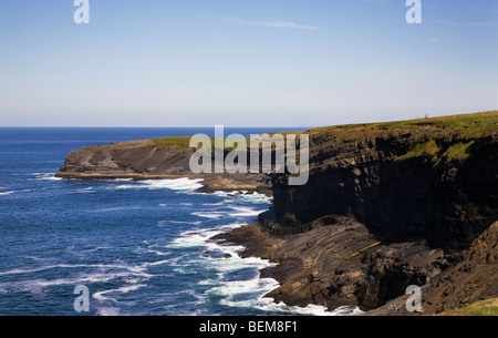 Geologischen Felsformationen, Loop Head Küstenstraße, in der Nähe von Kilrush, County Clare, Irland Stockfoto