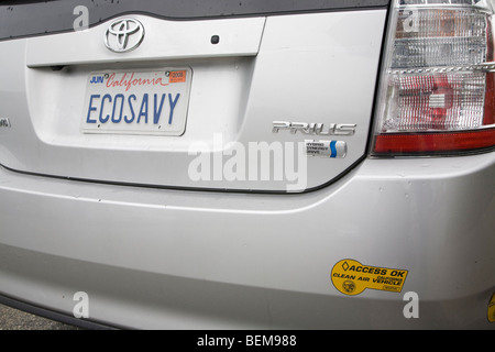 Rückansicht des Toyota Prius mit einem "ECOSAVY" Stockfoto