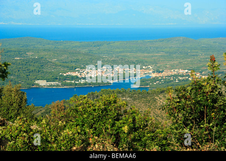 Luftaufnahme von Stari Grad Bay und Stari Grad Stadt auf der Insel Hvar, Kroatien