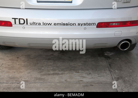 Eine Nahaufnahme von einem "TDI ultra low Emission System" Aufkleber auf Audi Heckstoßstange Stockfoto