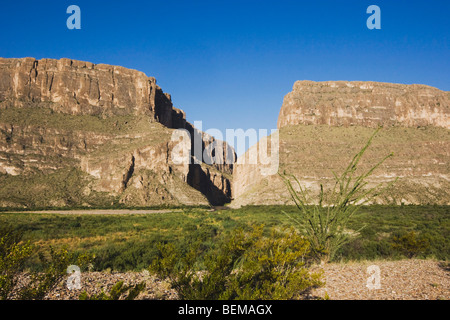 Santa Elena Canyon, Chisos Mountains, Big Bend National Park, Chihuahua-Wüste, West-Texas, USA Stockfoto