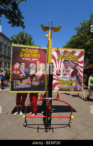 Brille-Promotion an der Straße während der Sommer-Festival von Avignon. Avignon. Vaucluse. Rhone-Tal. Der Provence. Frankreich Stockfoto