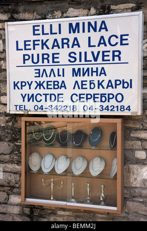 Kleiner Laden im Dorf Lefkara, Zypern, Verkauf von Silber und Spitze. Stockfoto