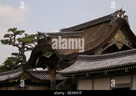 Higashi-Ote-Mon (große Osttor). Nijo-Jo (Nijo Burg). Kyoto. Kansai. Japan Stockfoto