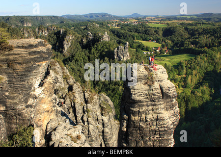 Landschaft der Elbsandsteingebirge, Sächsische Schweiz Nationalpark 40 Kilometer südlich von Dresden, Sachsen, Deutschland. Stockfoto