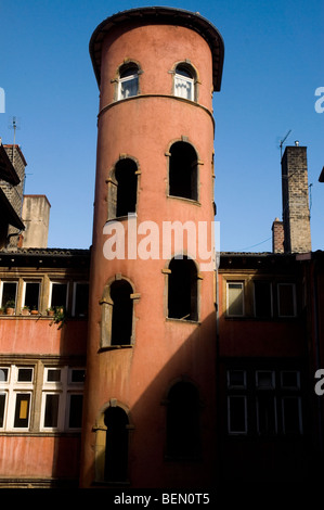 La Tour Rose, die Rose Tower am Crible Haus. 16, rue du Beuf. St. Jean, Vieux Lyon. Stockfoto