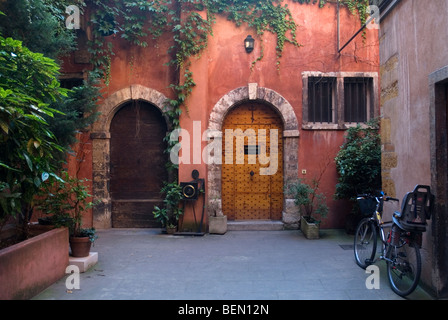 La Tour Rose, die Rose Tower am Crible Haus. 16, rue du Beuf. St. Jean, Vieux Lyon. Stockfoto