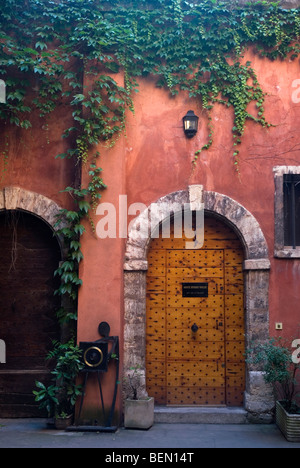 Frankreich (Lyon). 2009 la Tour Rose. 16, rue du Beuf. St. Jean, Vieux Lyon. Stockfoto