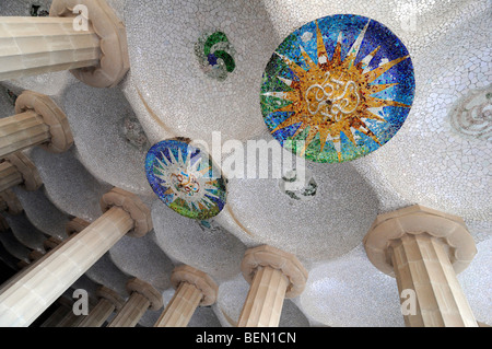 Architektonische Wunder, entworfen von modernistischen Architekten Antonio Gaudi im Park Güell, ein Wahrzeichen von Barcelona, Spanien. Stockfoto