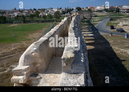 Kamares Aquädukt Larnaca Zypern Europa das Aquädukt wurde von Bekir Pascha der osmanischen Gouverneur von Zypern im Jahr 1750 gebaut. Stockfoto