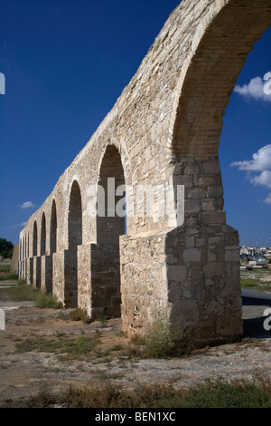 Kamares Aquädukt Larnaca Zypern Europa das Aquädukt wurde von Bekir Pascha der osmanischen Gouverneur von Zypern im Jahr 1750 gebaut. Stockfoto