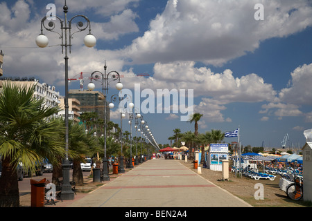 Die Palme Promenade Finikoudes über Larnaca Strandpromenade Larnaka Zypern Europa Stockfoto