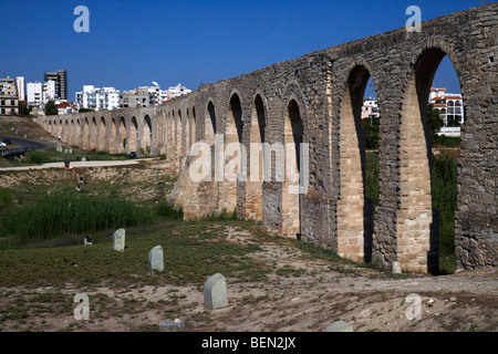 Kamares Aquädukt Larnaca Zypern Europa das Aquädukt wurde von Bekir Pascha der osmanischen Gouverneur von Zypern im Jahr 1750 gebaut. Stockfoto