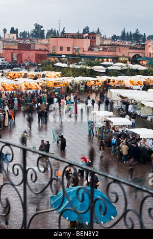 Stadtlandschaft. Platz Djemaa el-Fna-Platz, Marrakesch, Marokko, Afrika Stockfoto